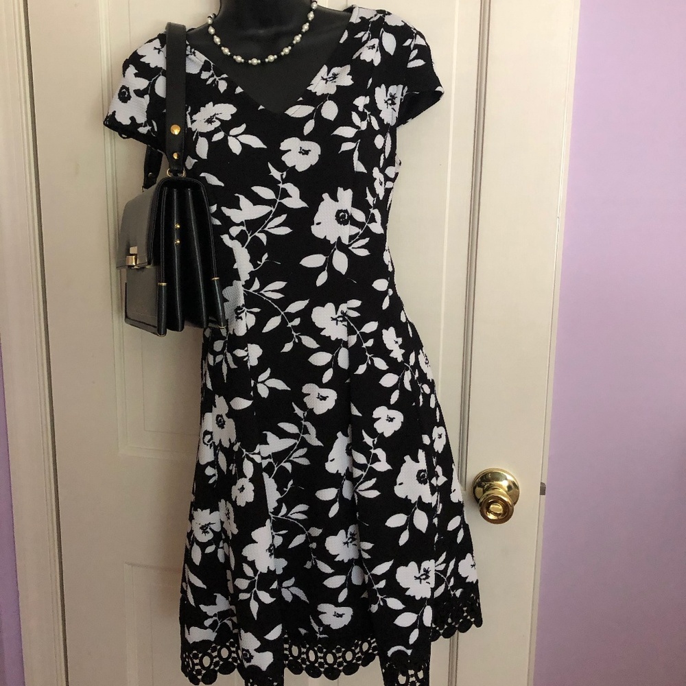 Black and White Cotton Dress and necklace sz 8P